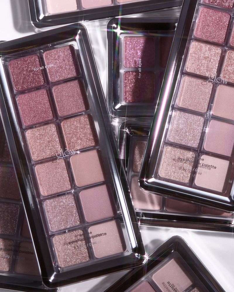 glow anime eyeshadow palette (full moon)