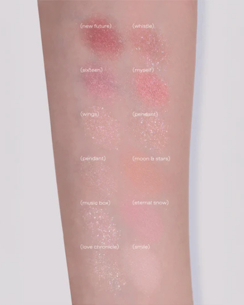 glow anime eyeshadow palette (full moon)