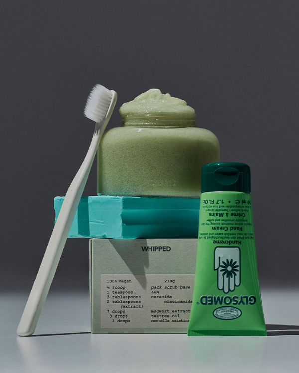 WHIPPED Vegan Pack Scrub (210g)