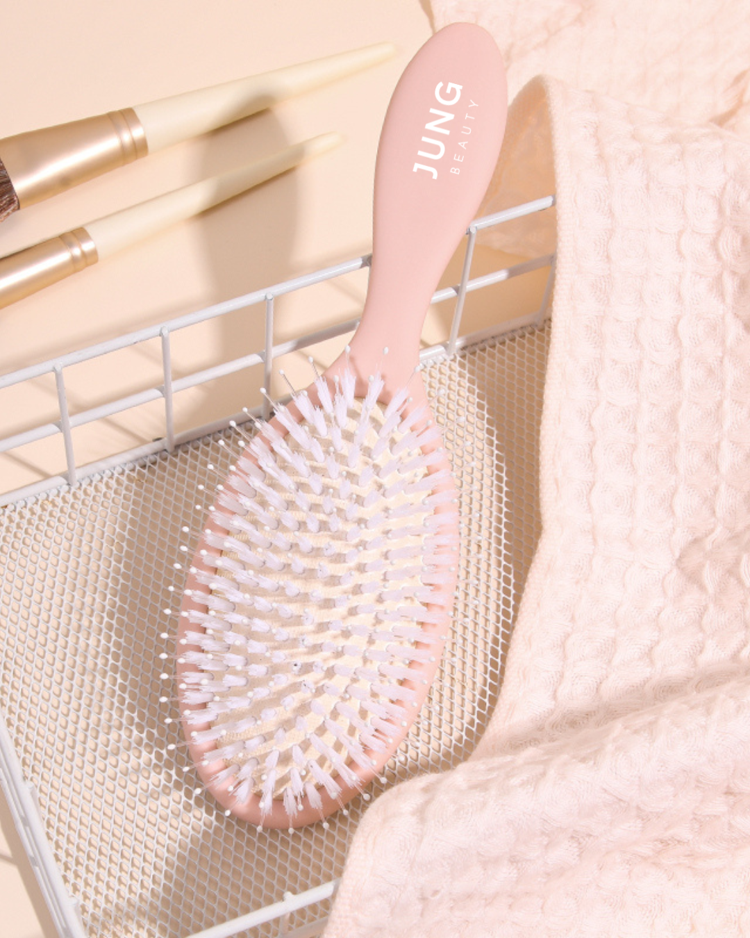 Jung Beauty Vegan Smooth & Shine Brush